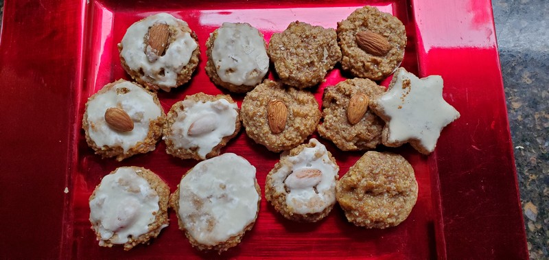 Elisenlebkuchen / Gingerbread Cookies
